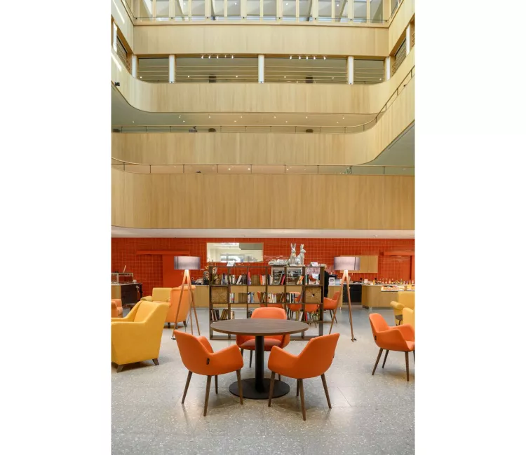 Moments Furniture_EMS St. Bernhard Wettingen