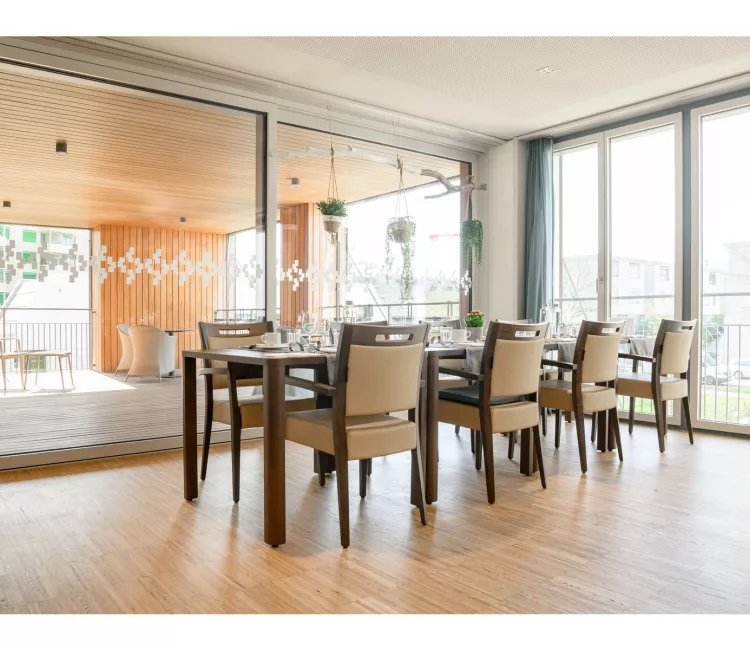 Moments Furniture_EMS St. Bernhard Wettingen