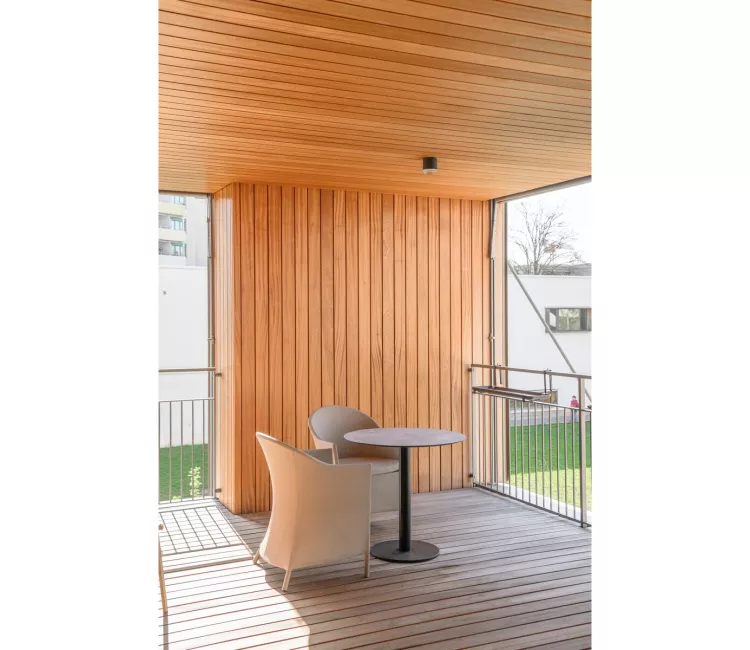 Moments Furniture_EMS St. Bernhard Wettingen