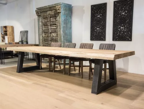 Discover by moments_table Oak Tree_moments furniture