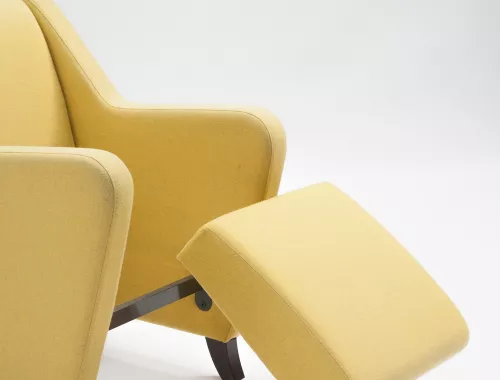 moments furniture seating collection_Nestor_zorgzetel
